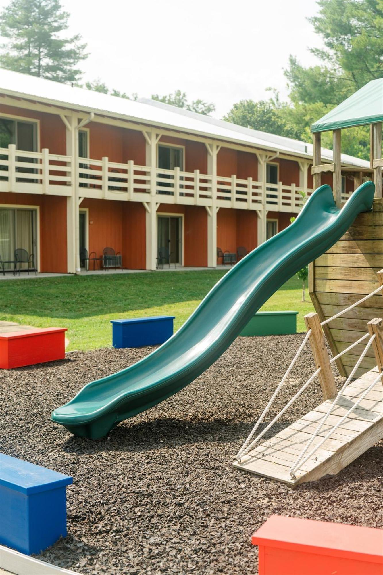 Brown County Inn Nashville Ngoại thất bức ảnh