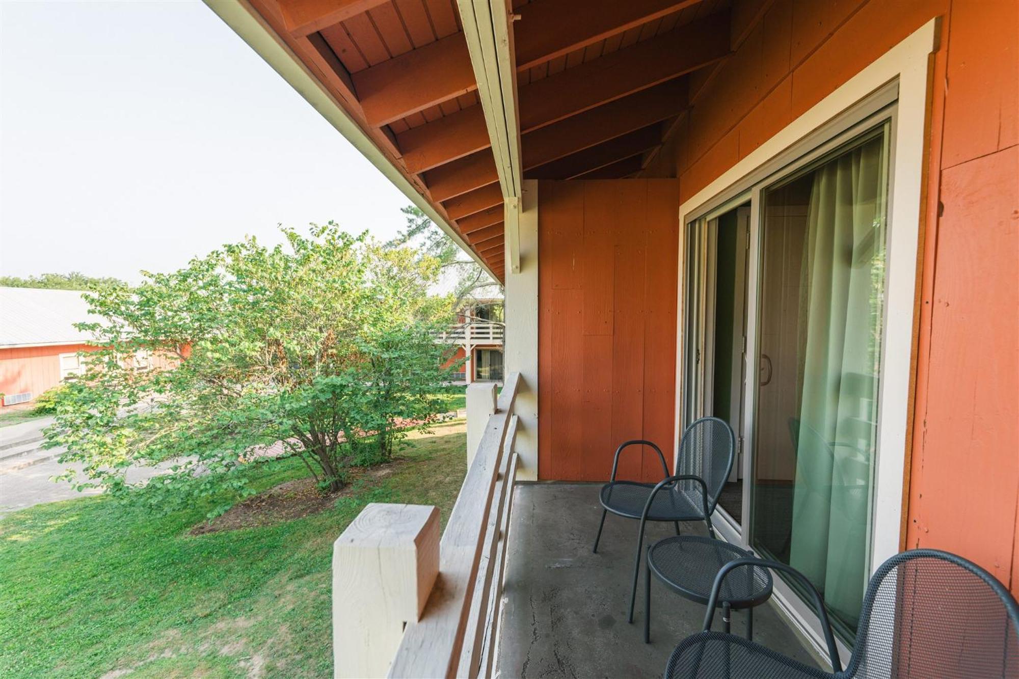 Brown County Inn Nashville Ngoại thất bức ảnh