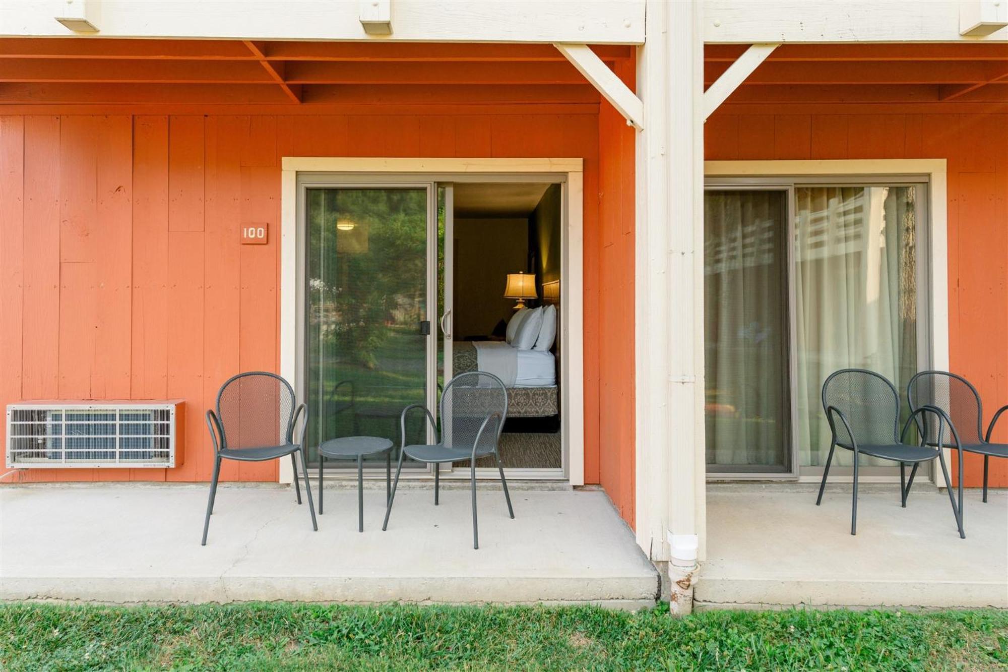 Brown County Inn Nashville Ngoại thất bức ảnh