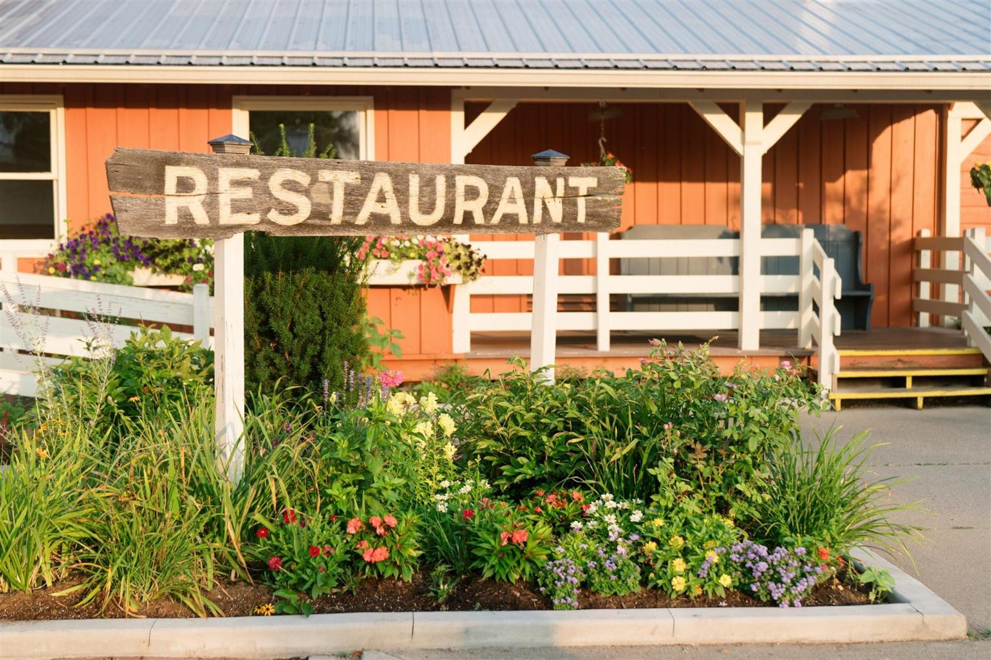 Brown County Inn Nashville Ngoại thất bức ảnh