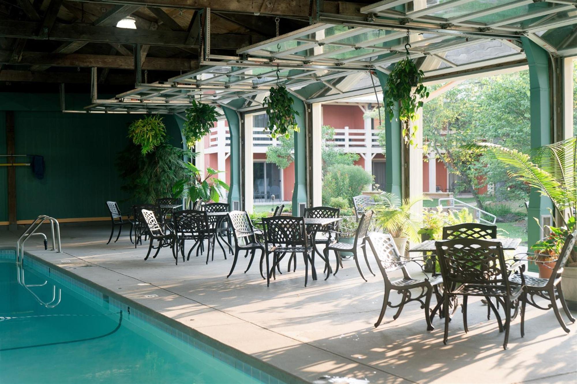 Brown County Inn Nashville Ngoại thất bức ảnh