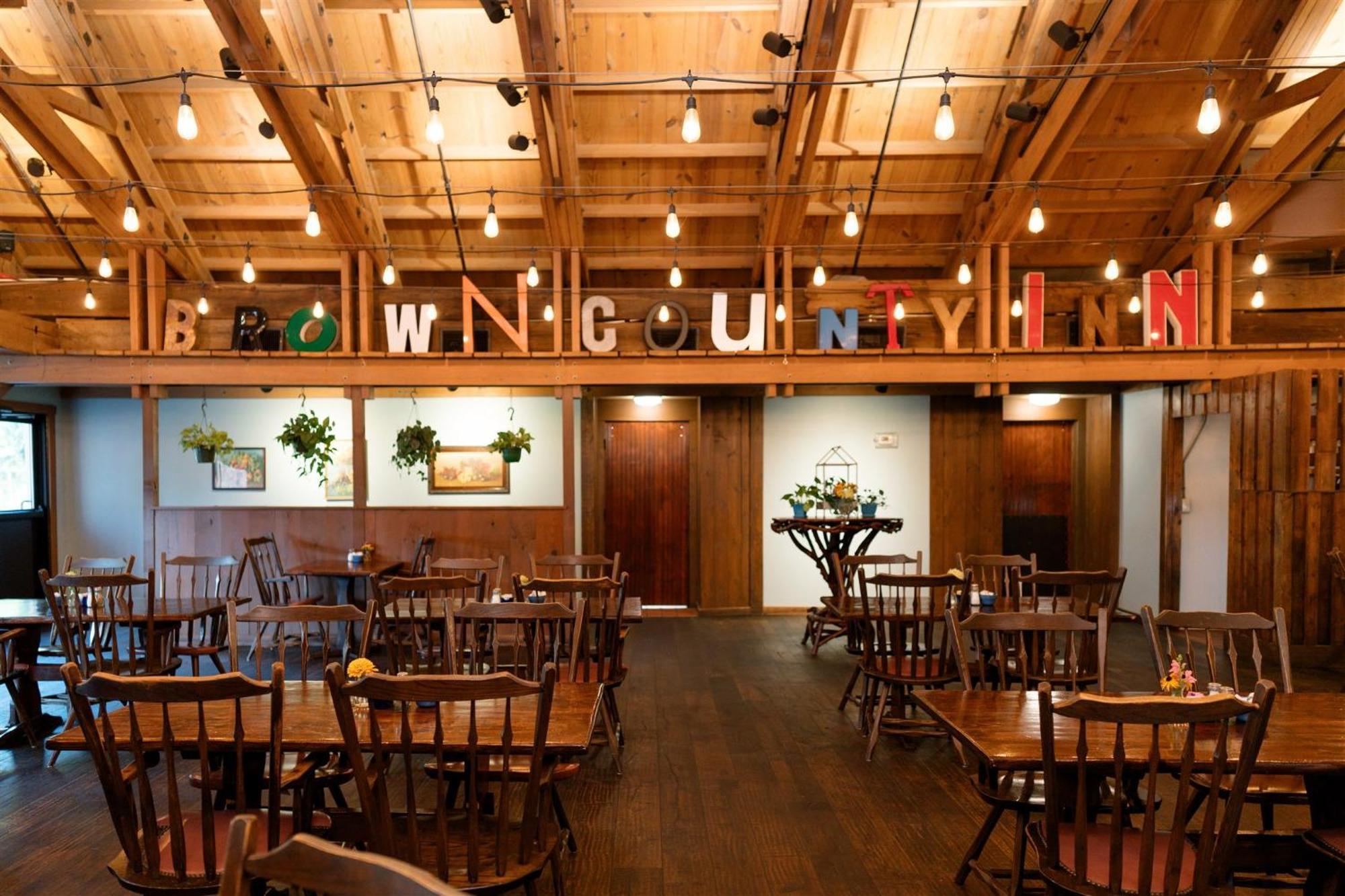 Brown County Inn Nashville Ngoại thất bức ảnh