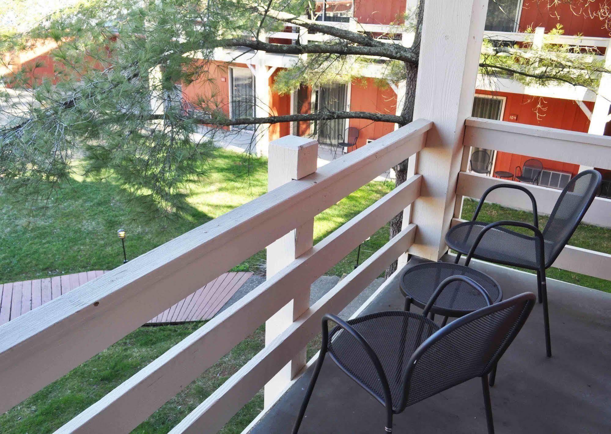Brown County Inn Nashville Ngoại thất bức ảnh